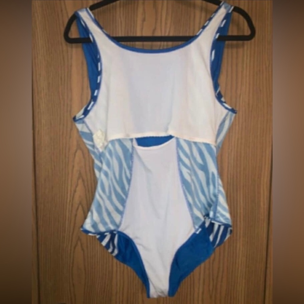 Miracle Suit. - Picture 3 of 5